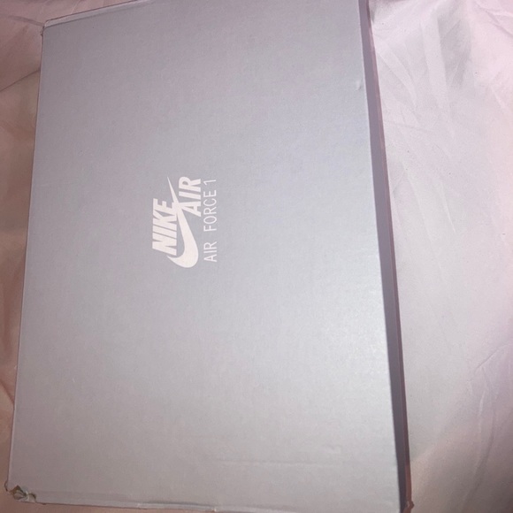 White Air Force 1 - Picture 2 of 4